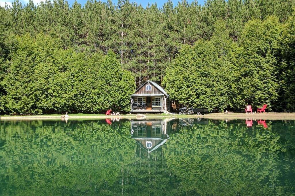A Rustic Cabin In The Woods Orangeville Exteriör bild